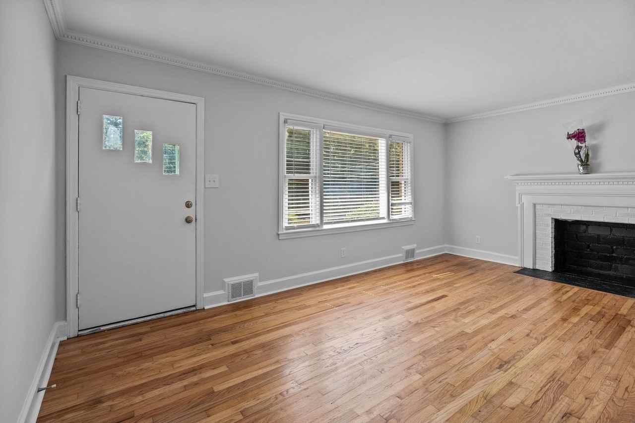 424 Peyton St - Photo 3 of 31