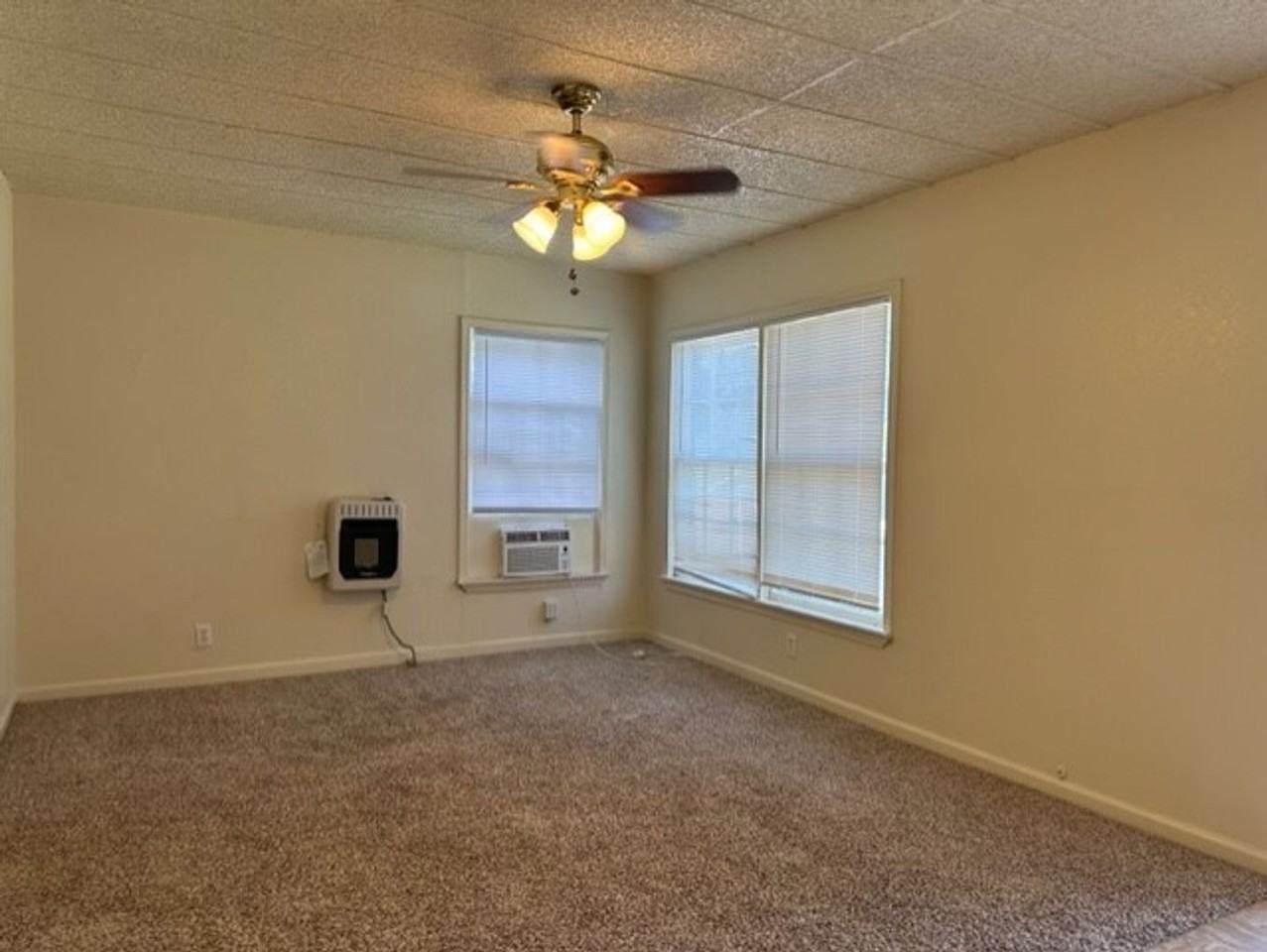 4016 Marks Pl - Photo 2 of 16