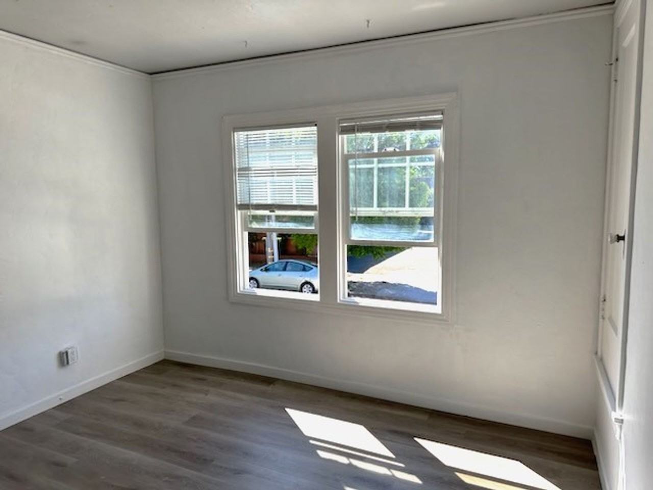 6401 Fairmount- Multi Unit - Photo 2 of 9