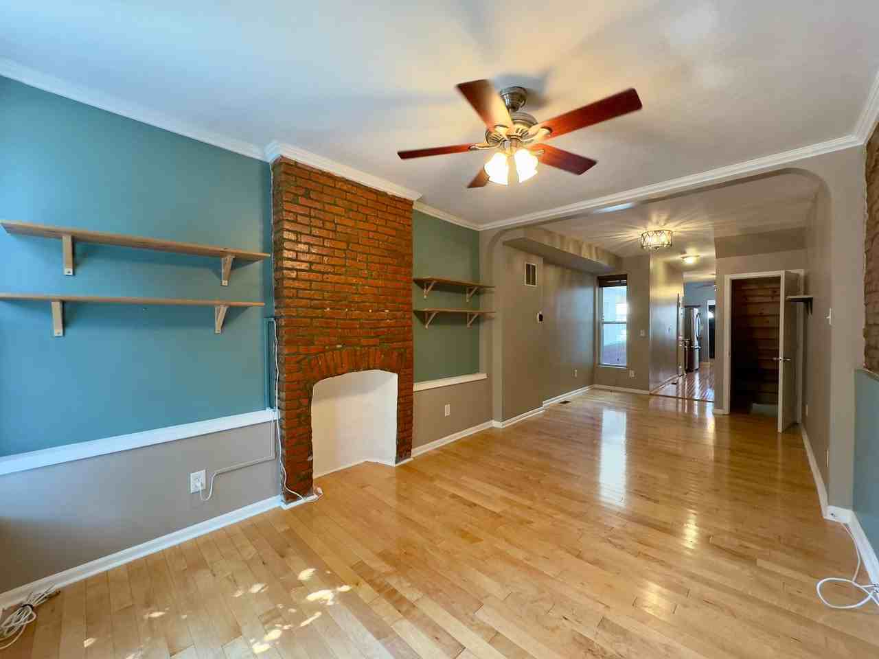 934 S East Ave - Photo 5 of 37