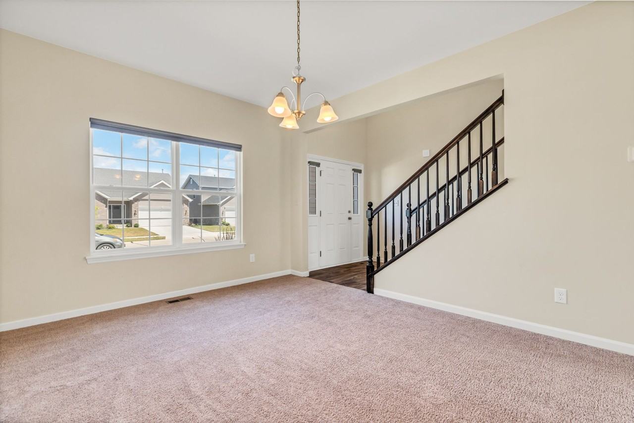 418 Sawgrass Ct - Photo 2 of 21