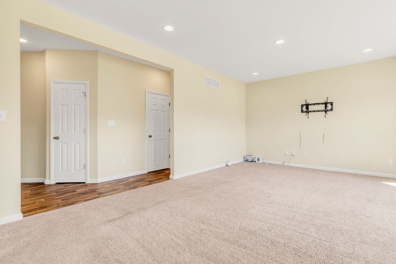 418 Sawgrass Ct - Photo 7 of 21