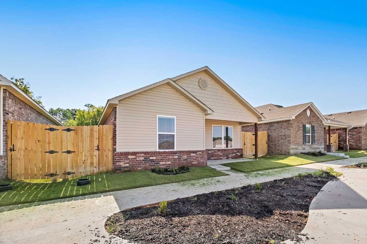 2476 N Raven Ln - Photo 3 of 29