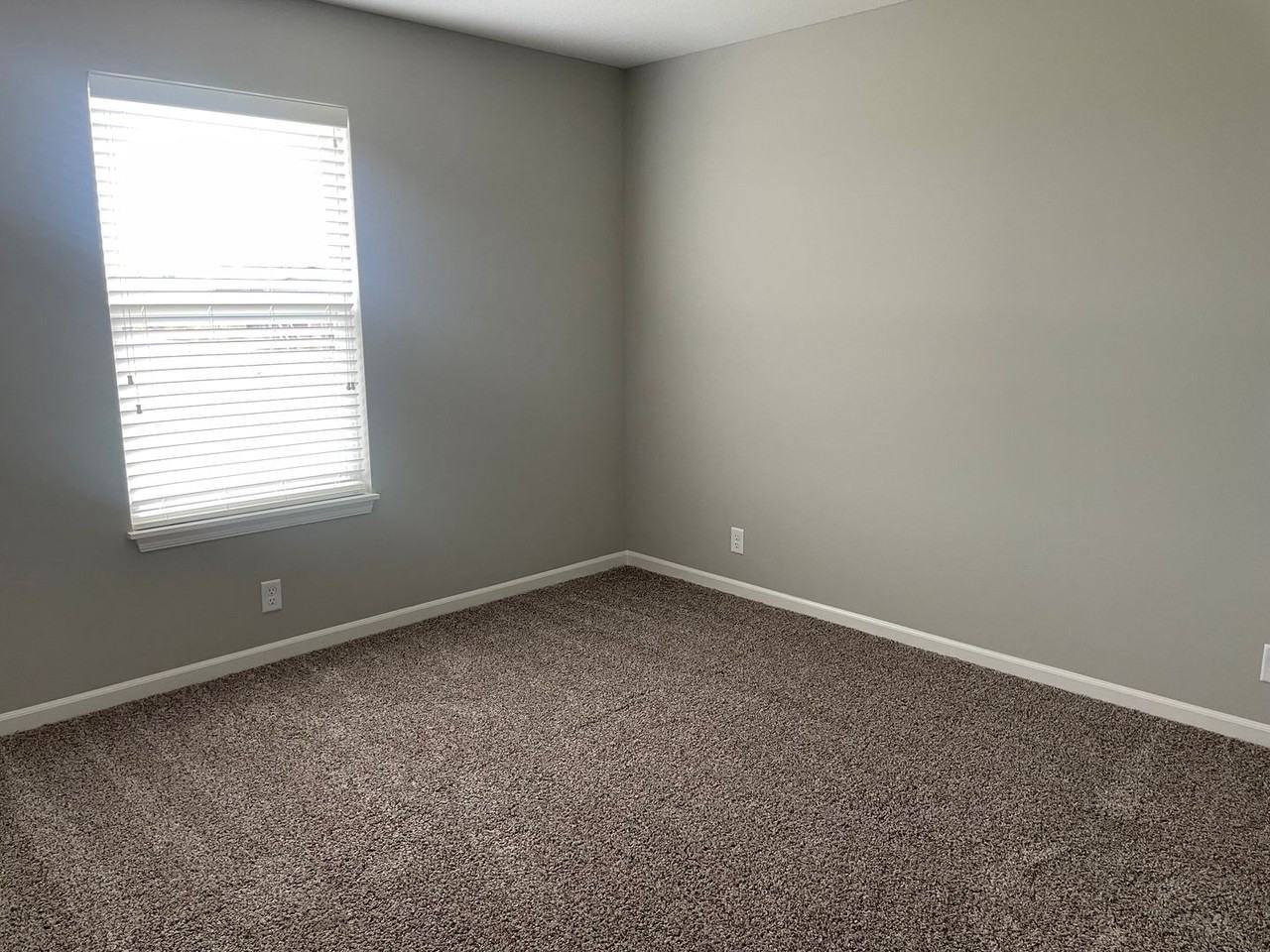 9142 Sw 2nd St - Photo 7 of 14