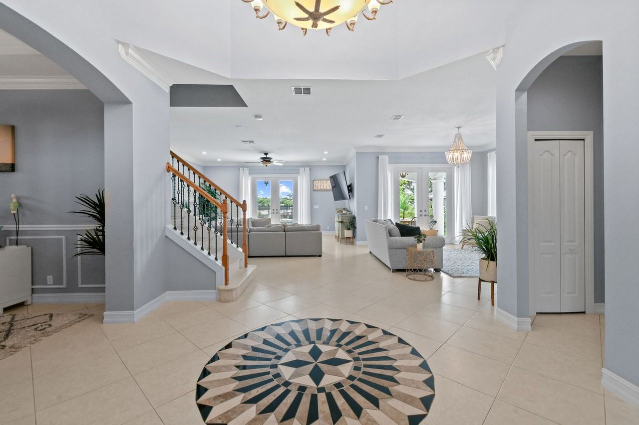 2661 Se North Lookout Blvd - Photo 2 of 50