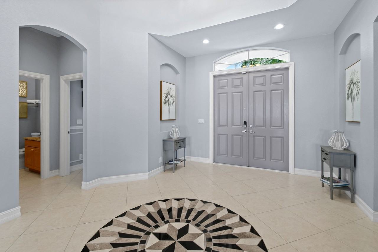 2661 Se North Lookout Blvd - Photo 3 of 50