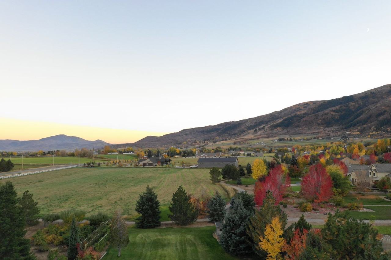 3203 E 4650 N - Photo 3 of 23