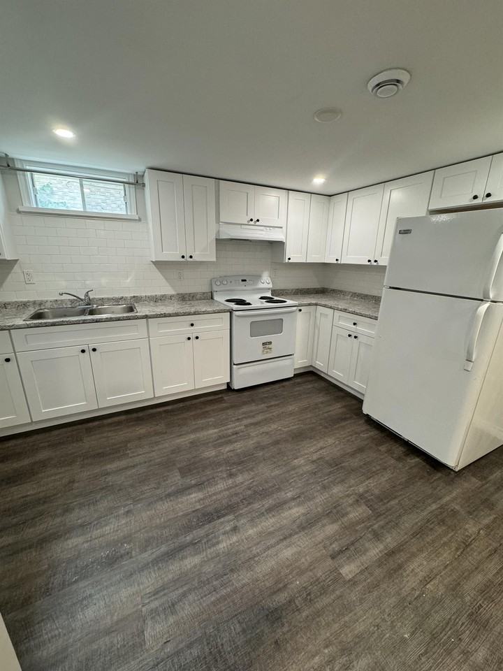 2193 Springwood Rd Lowr - Photo 7 of 50