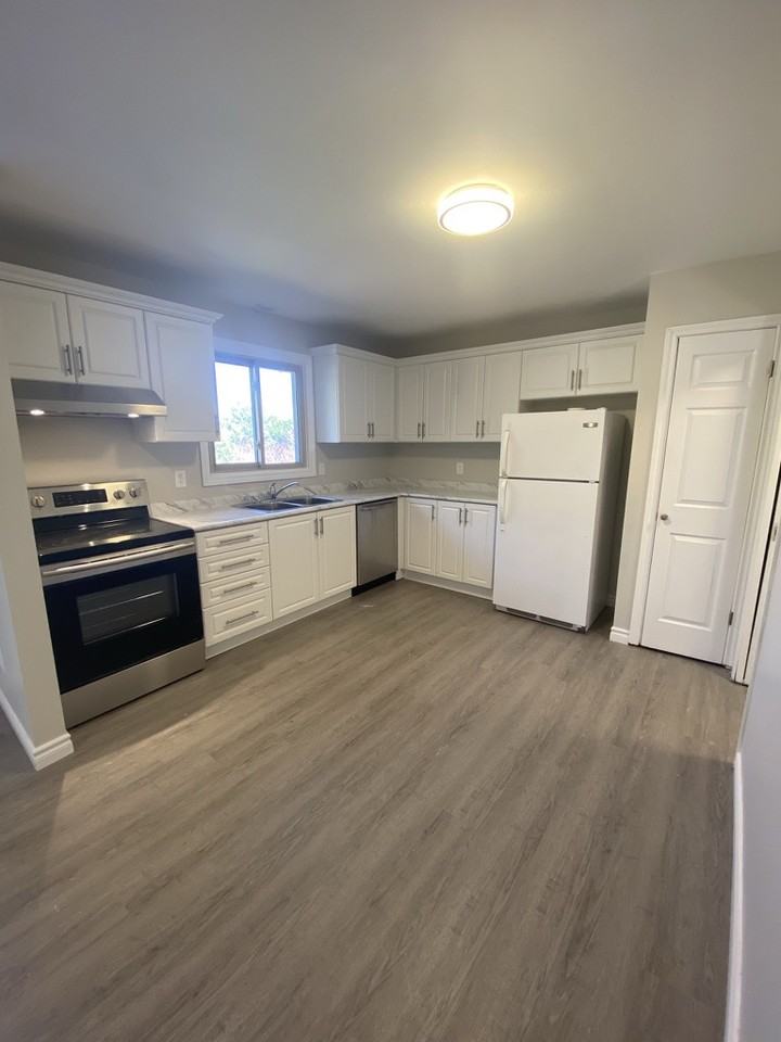 1528 Redwood Drive - Photo 2 of 33