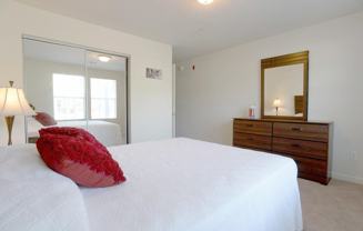 2415 Se 4th Ln - Photo 1 of 1