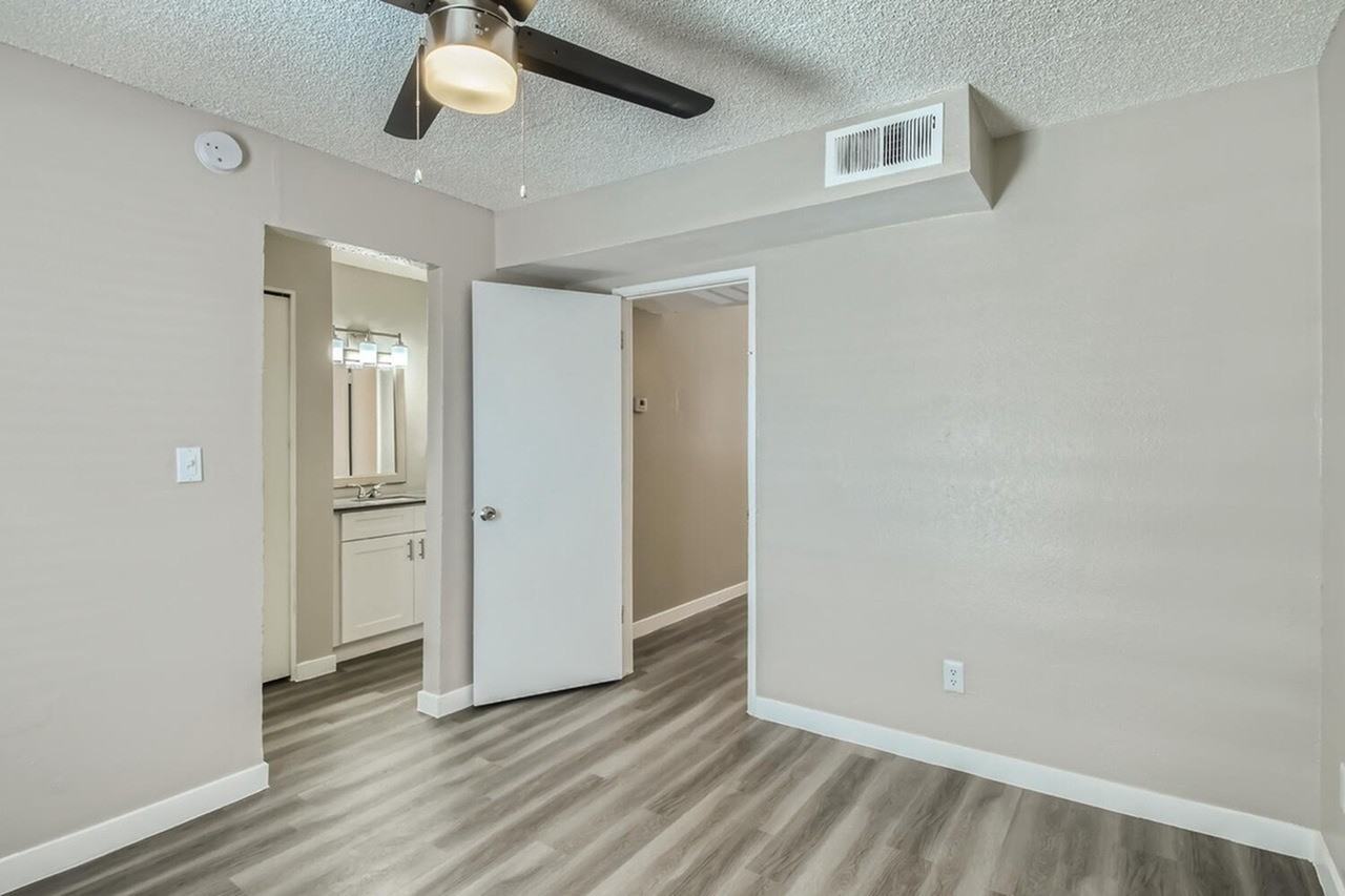 Rise at the Palms - Photo 7 of 50