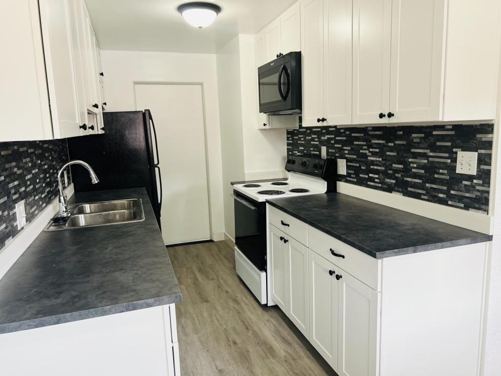 347 Washington Ave - Photo 5 of 14