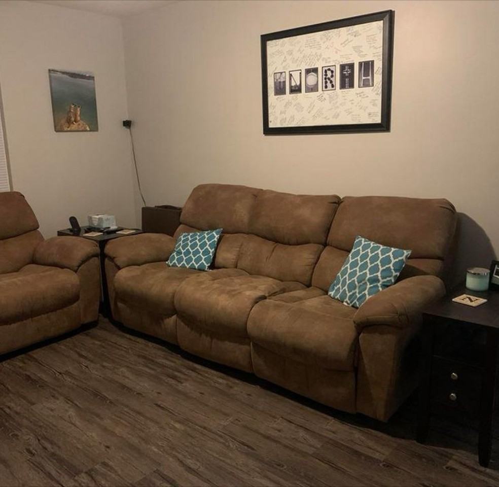 2504 Grandview Dr Ne #B - Photo 3 of 9