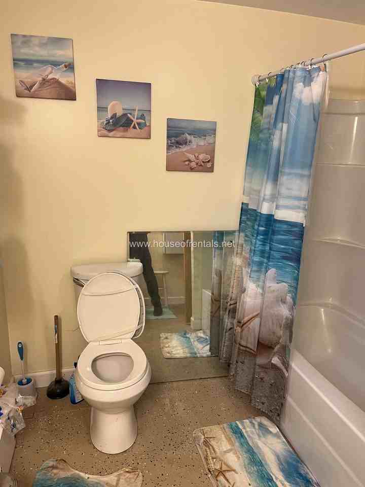 209 S Royal St - Photo 2 of 6