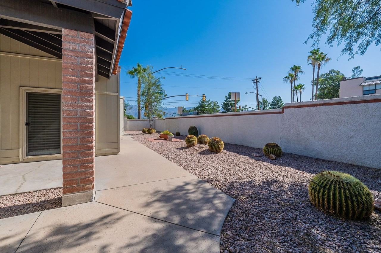 7597 E Camino De Querabi - Photo 3 of 41