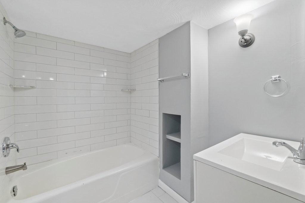 3960 Wilsby Ave - Photo 2 of 31