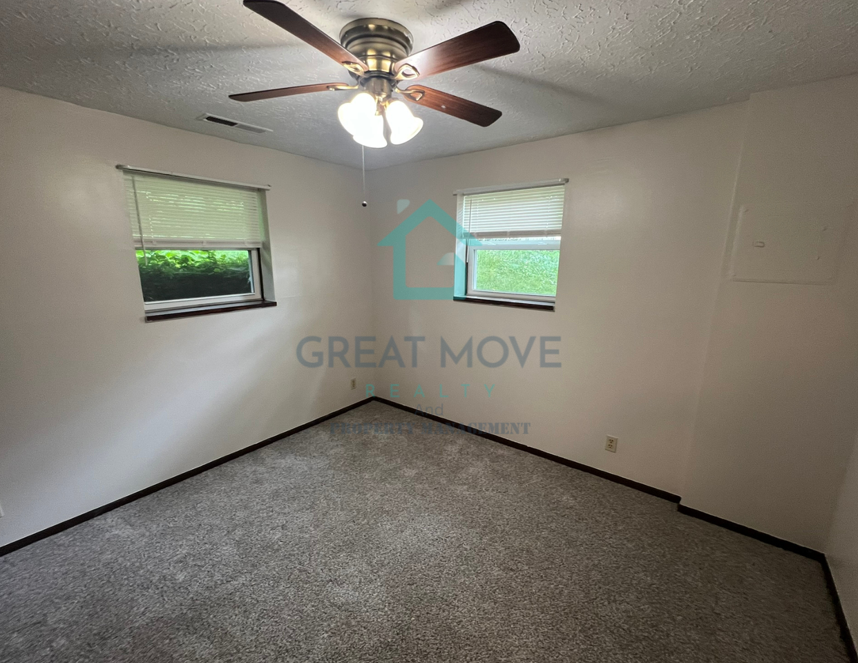 1112 Derbydale Rd - Photo 2 of 12