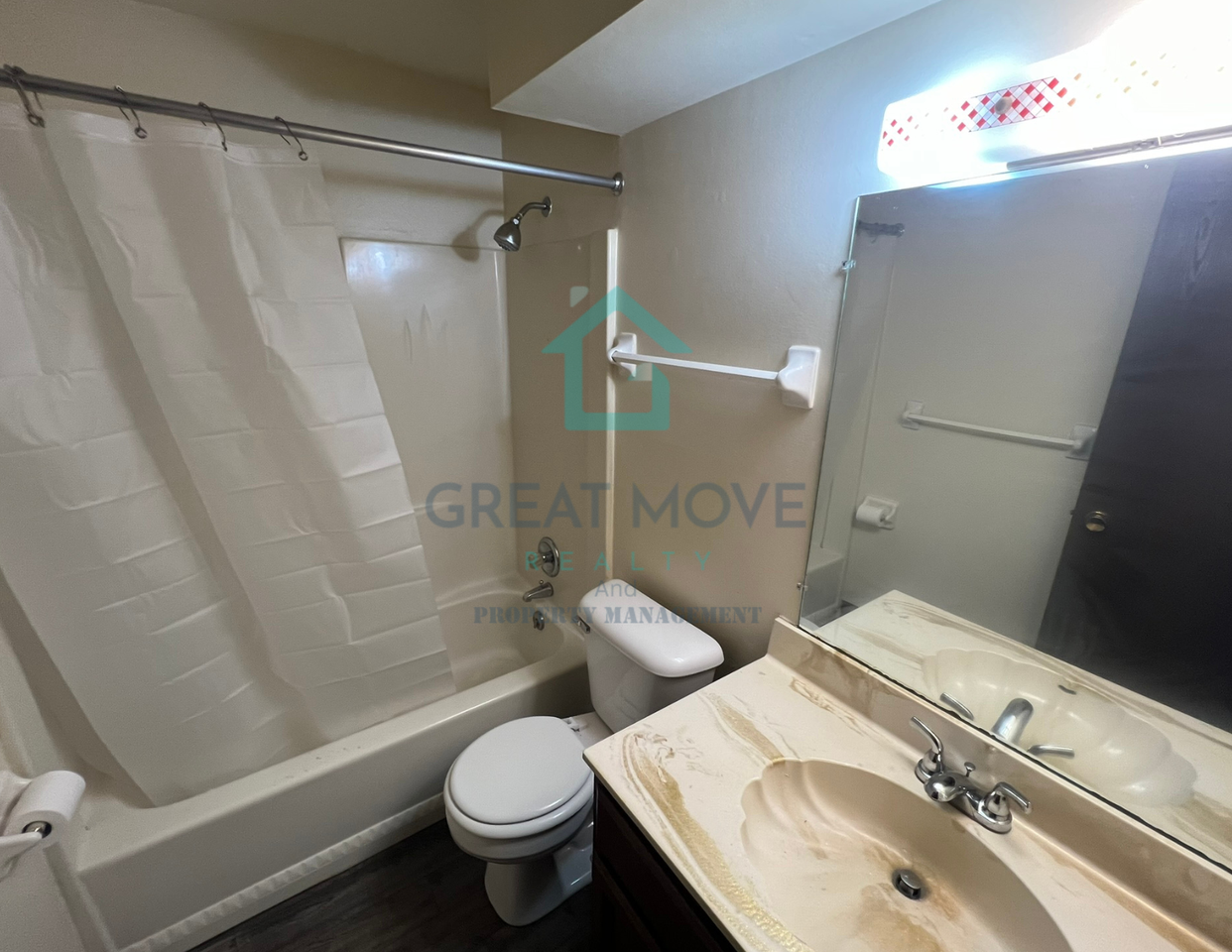 1112 Derbydale Rd - Photo 3 of 12