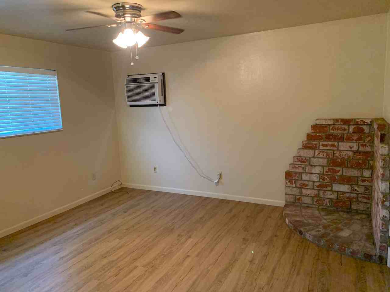 535 1/2 Orange Ave - Photo 3 of 9