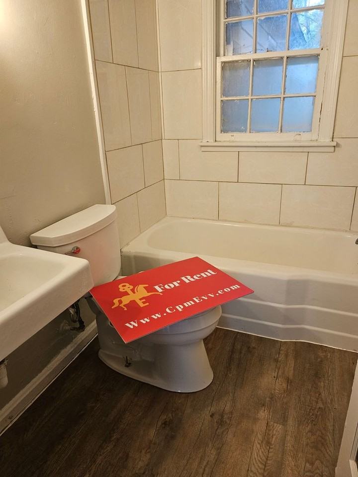 1018 E Delaware St - Photo 3 of 10