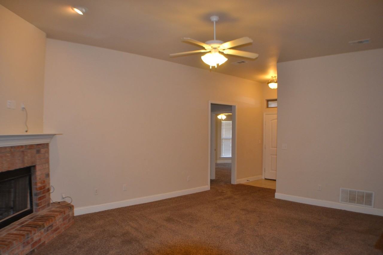 1220 Randolph Ln - Photo 4 of 19
