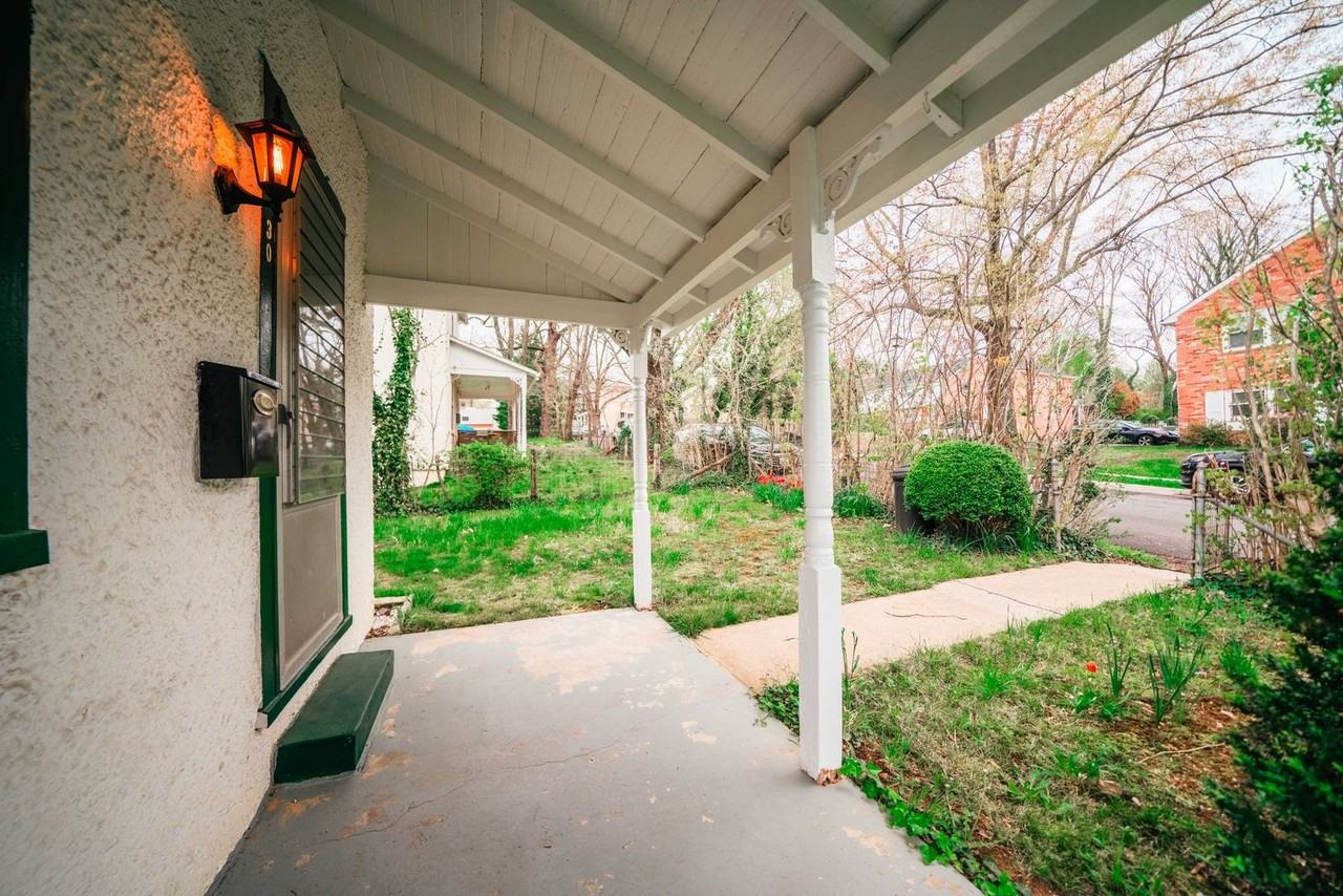 30 S Calhoun St - Photo 3 of 19