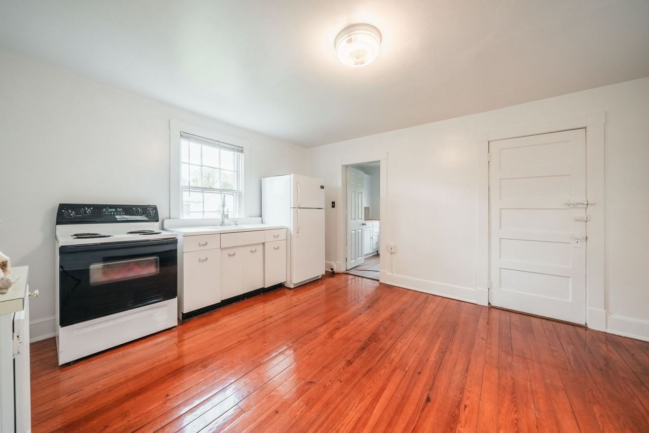 30 S Calhoun St - Photo 7 of 19