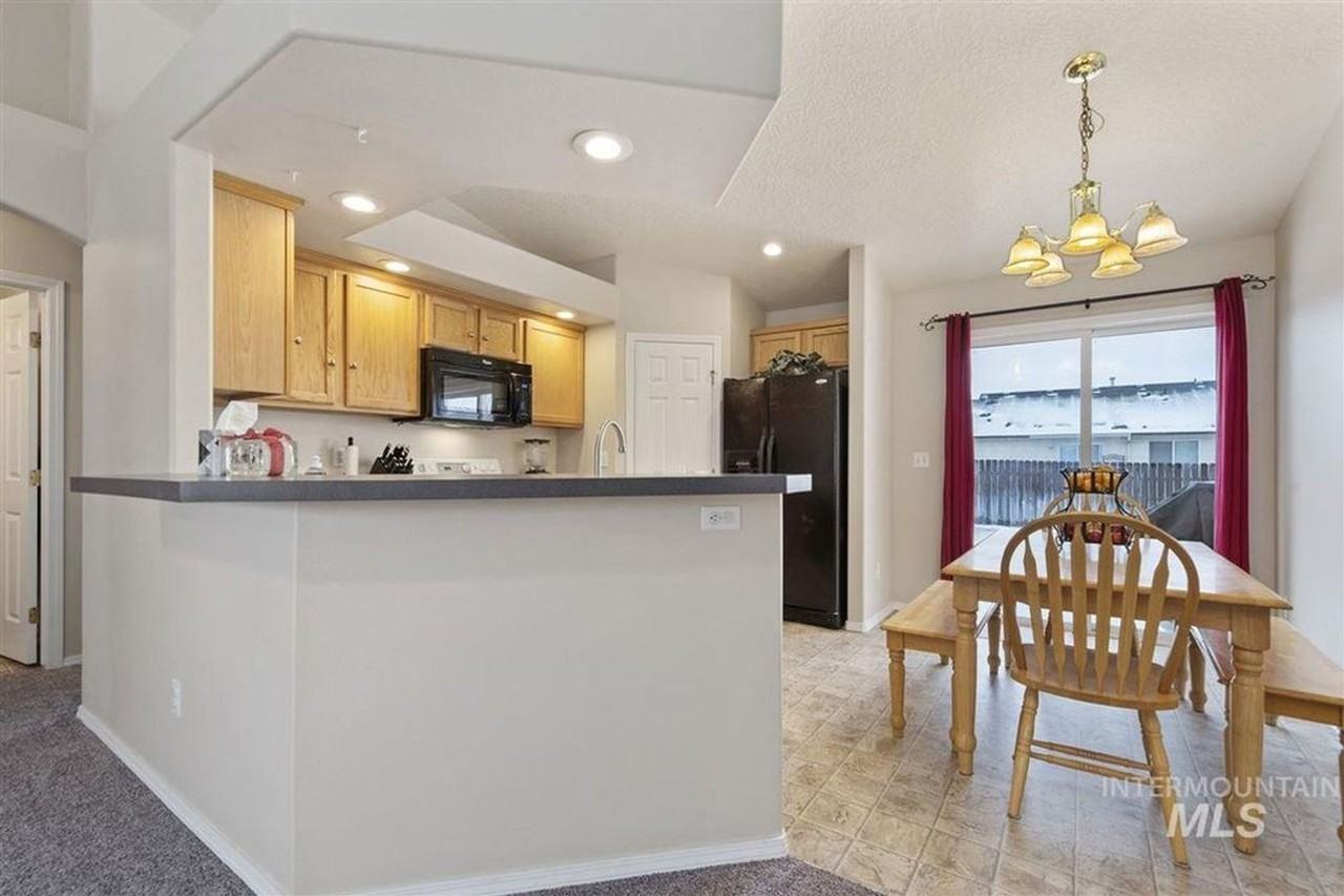 1622 W Meffan Ave - Photo 3 of 21