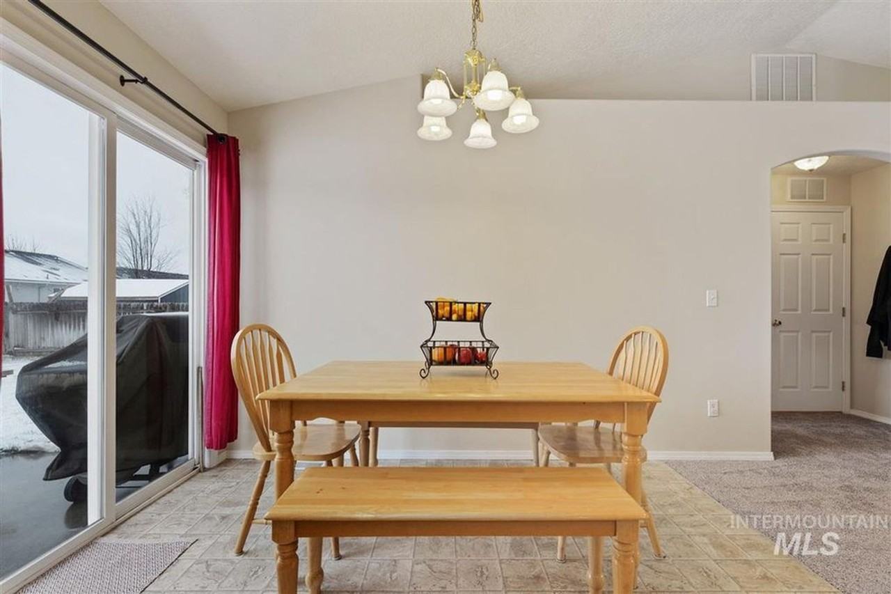 1622 W Meffan Ave - Photo 4 of 21