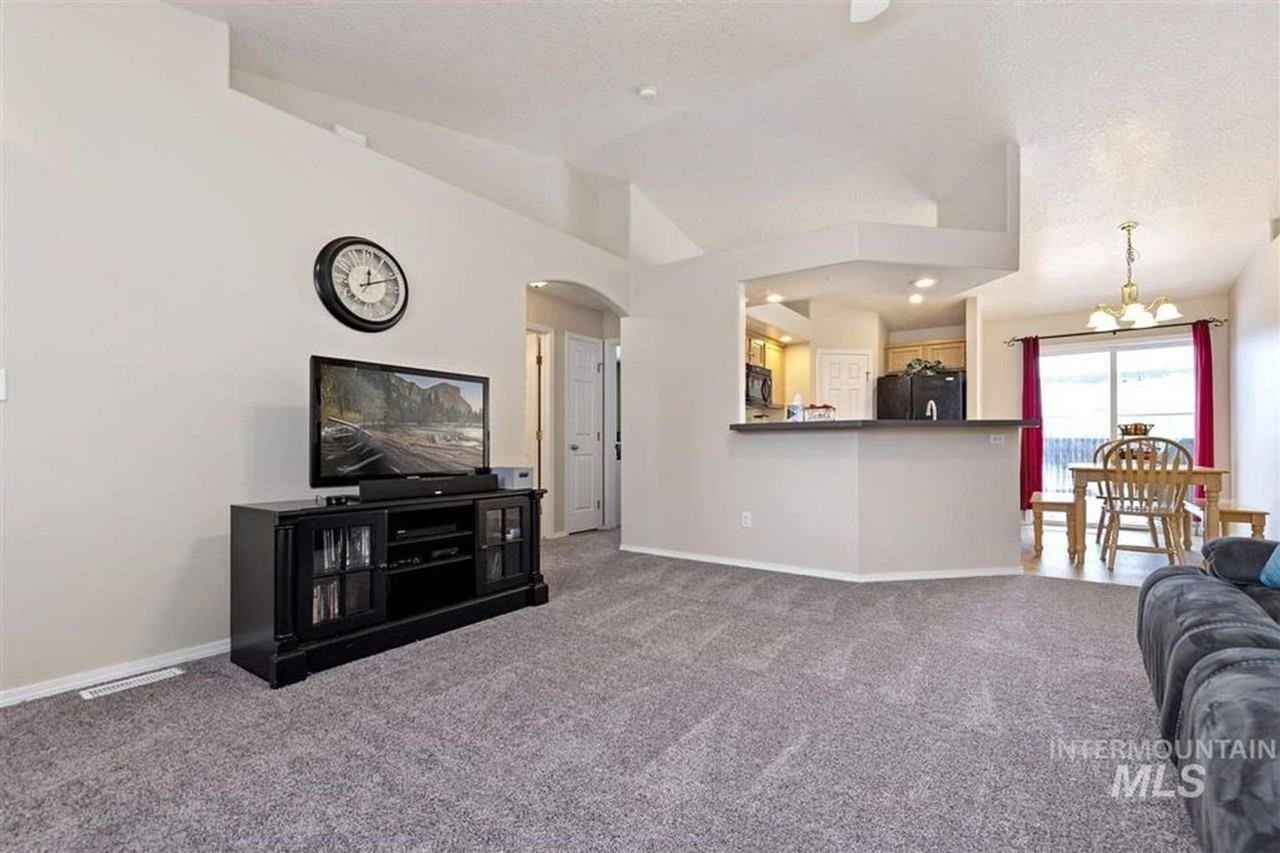 1622 W Meffan Ave - Photo 6 of 21