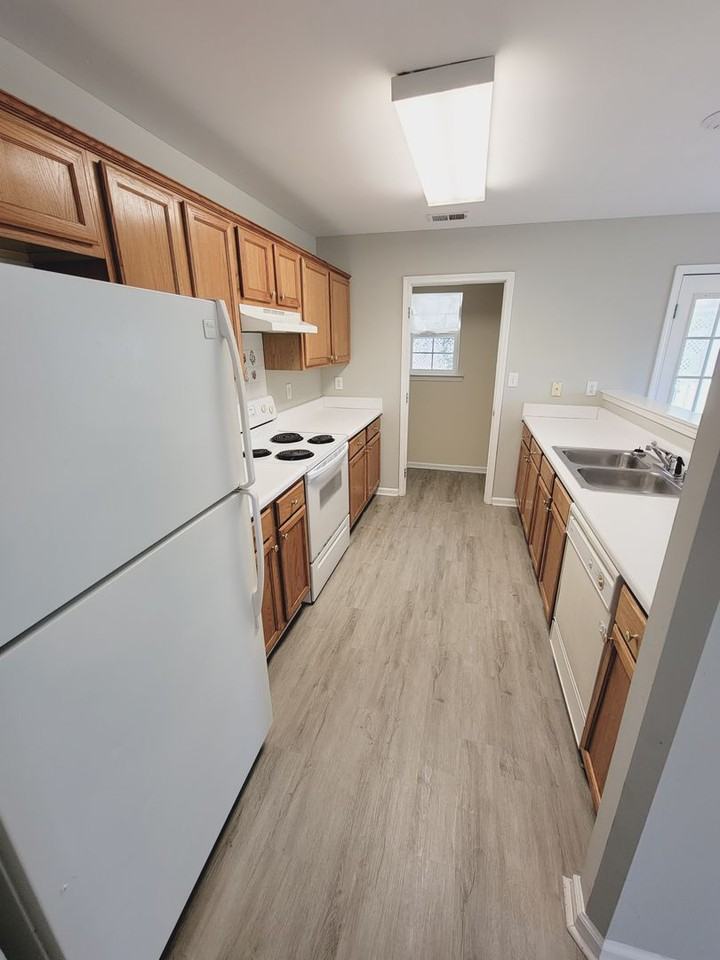 2005 King Arthur Cir - Photo 5 of 14
