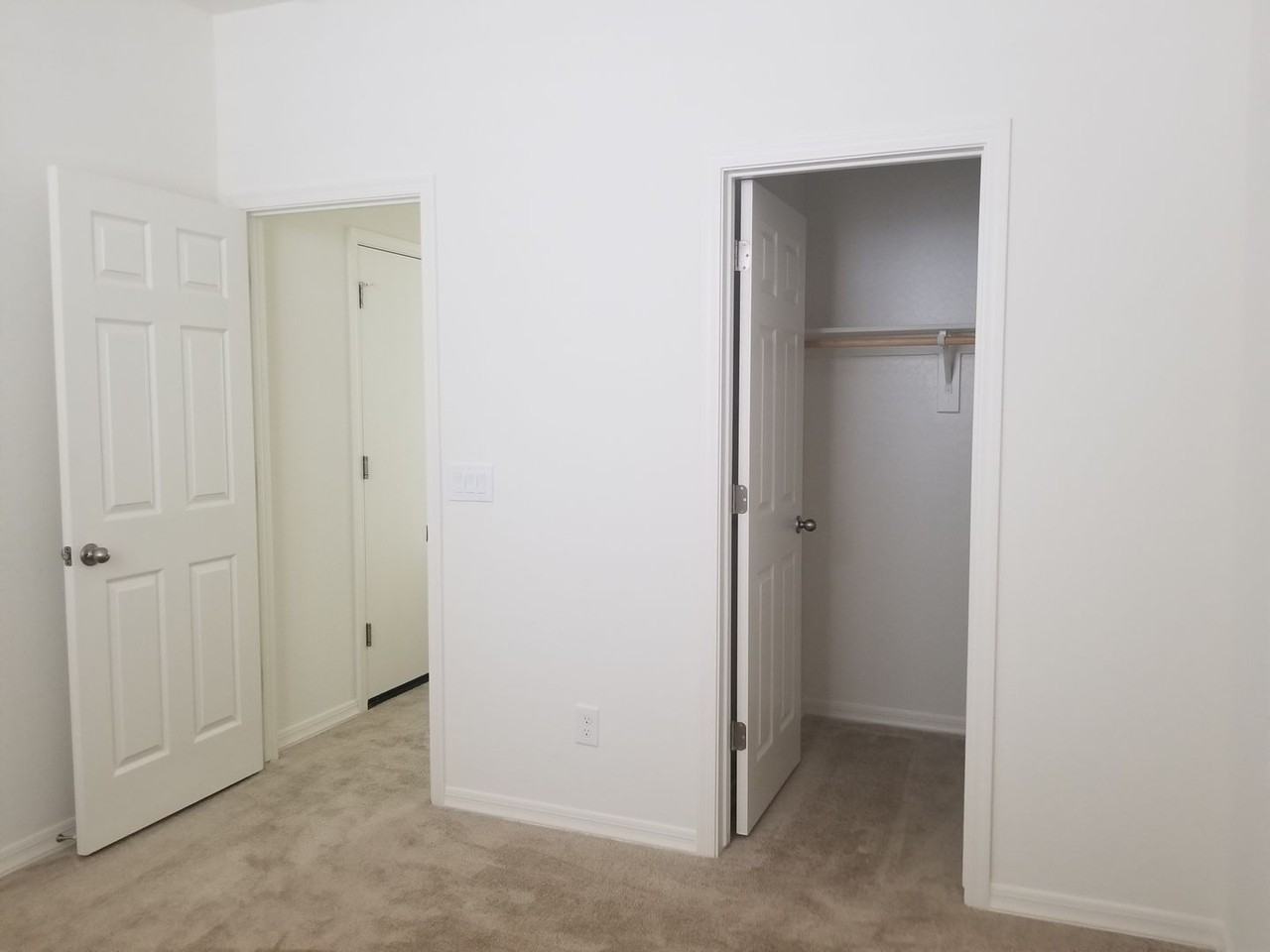 8830 Fleetwood Lane - Photo 4 of 28