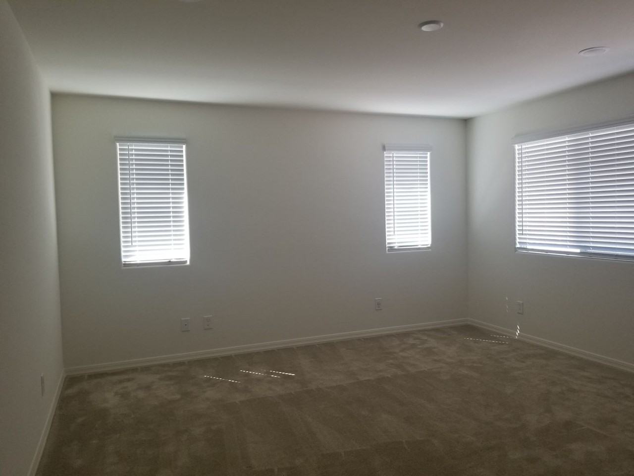 8830 W Fleetwood Ln - Photo 7 of 28