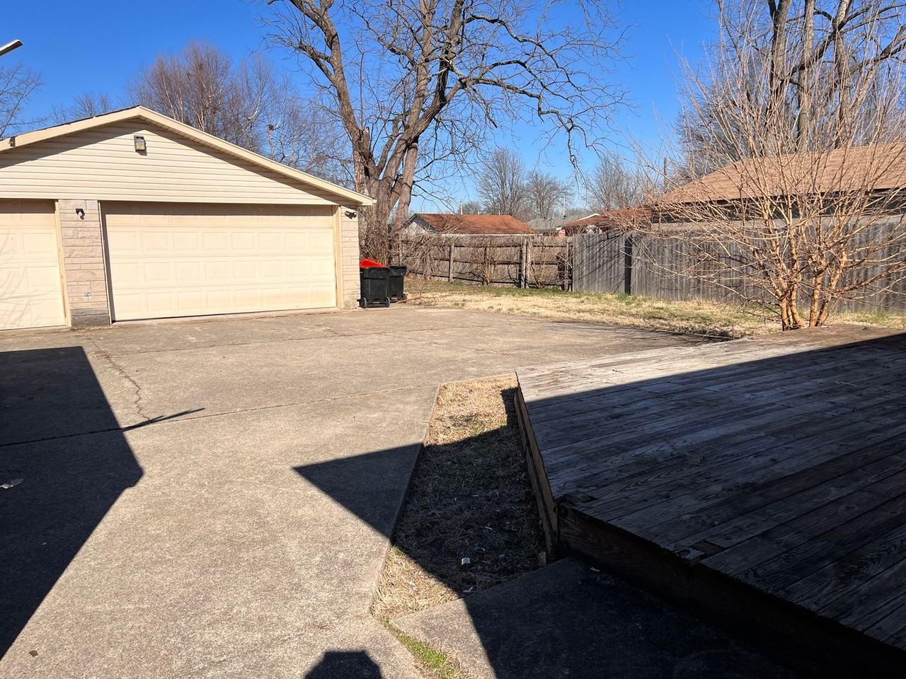1525 Anna Ln - Photo 2 of 10