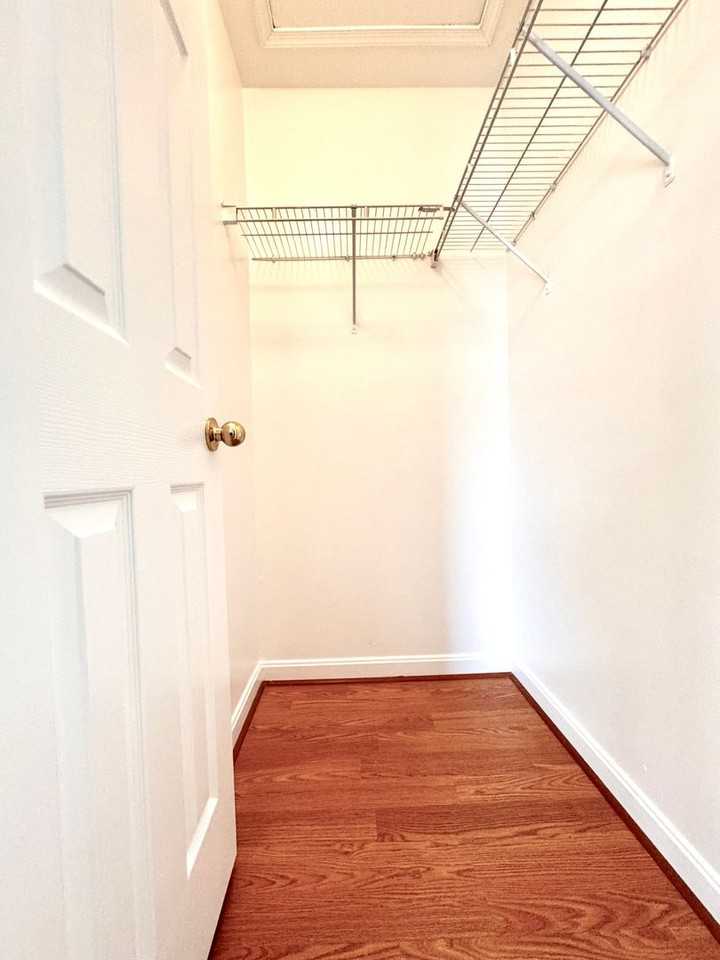 2062 Clipper Park Rd - Photo 7 of 36