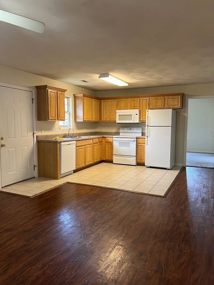 140A Maplewood St - Photo 2 of 14