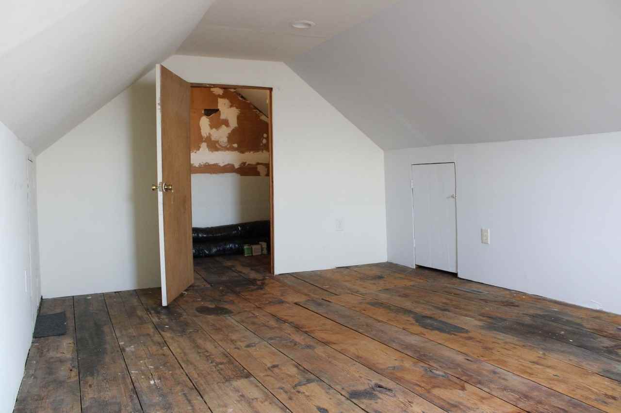 37 S Main St - Photo 3 of 10