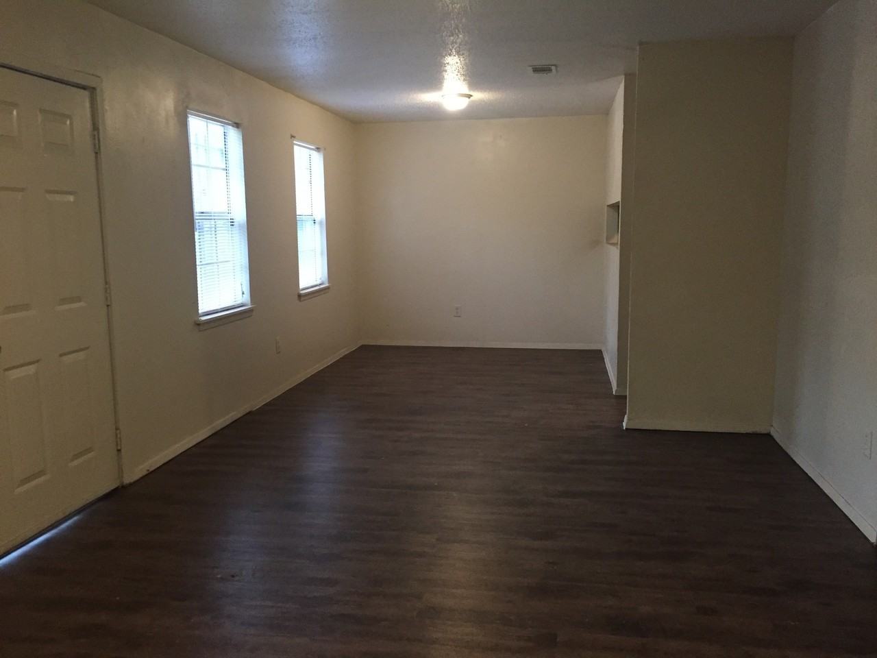 6002 Henderson Ave - Photo 3 of 6