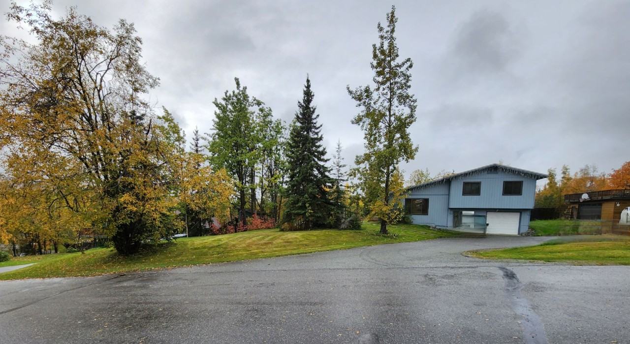 10144 Preuss Ln - Photo 3 of 8