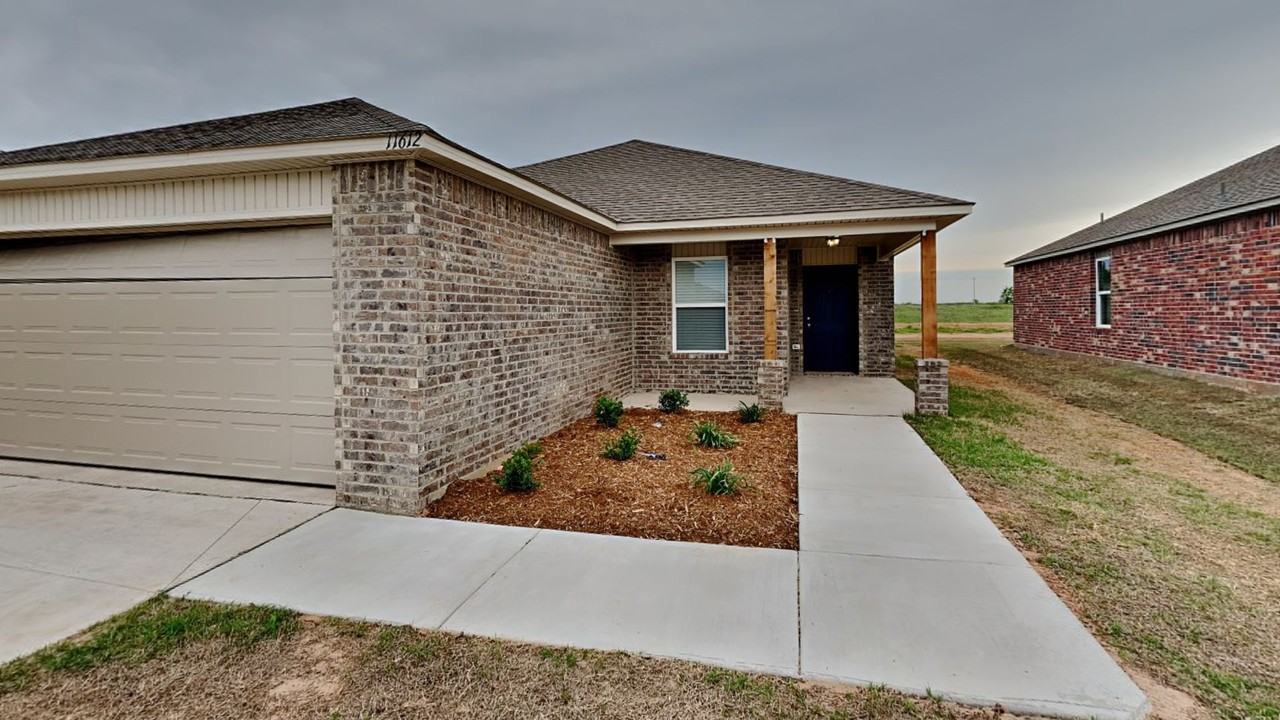 11612 Nw 95th St - Photo 2 of 17