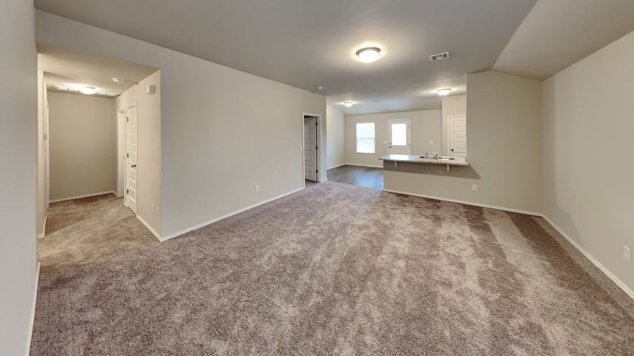 11612 Nw 95th St - Photo 3 of 17