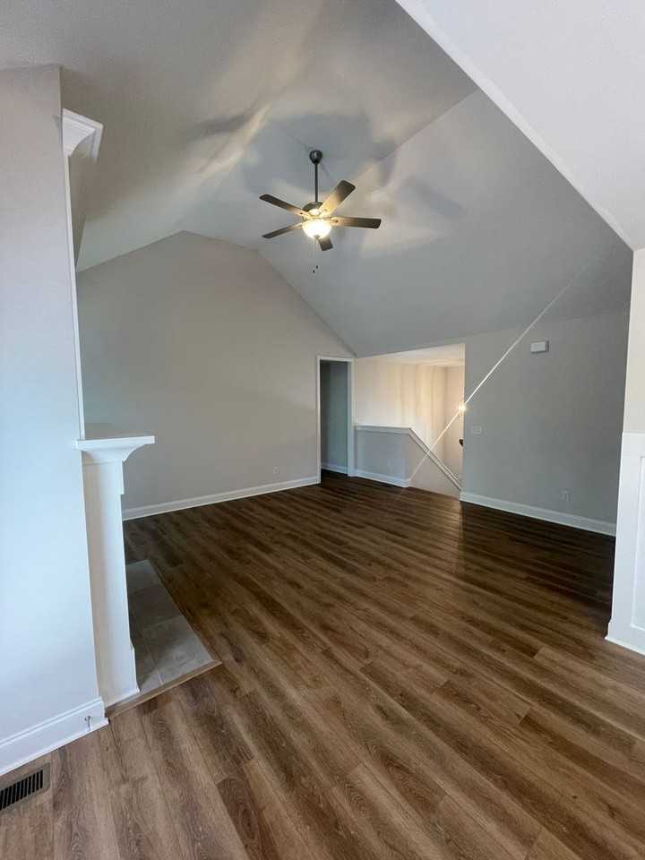 7203 Old Bug Ln - Photo 5 of 34