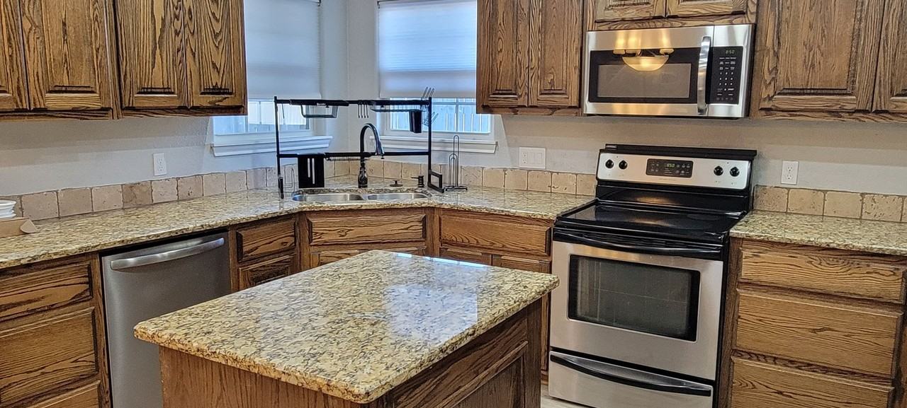 3505 Benjamin Davis Dr - Photo 5 of 22