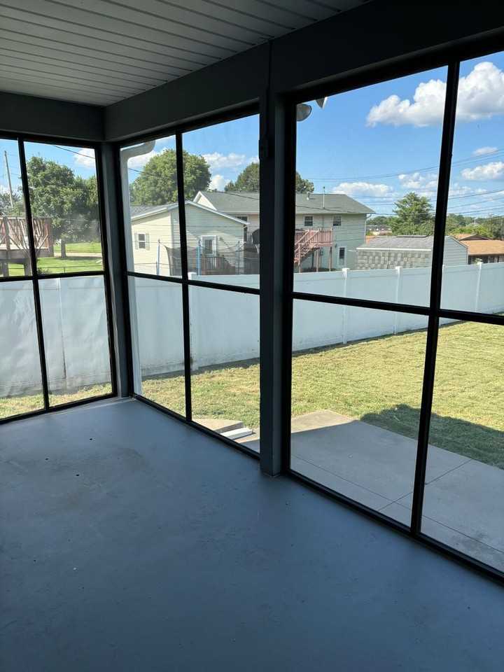 1119 N 12th St - Photo 3 of 22