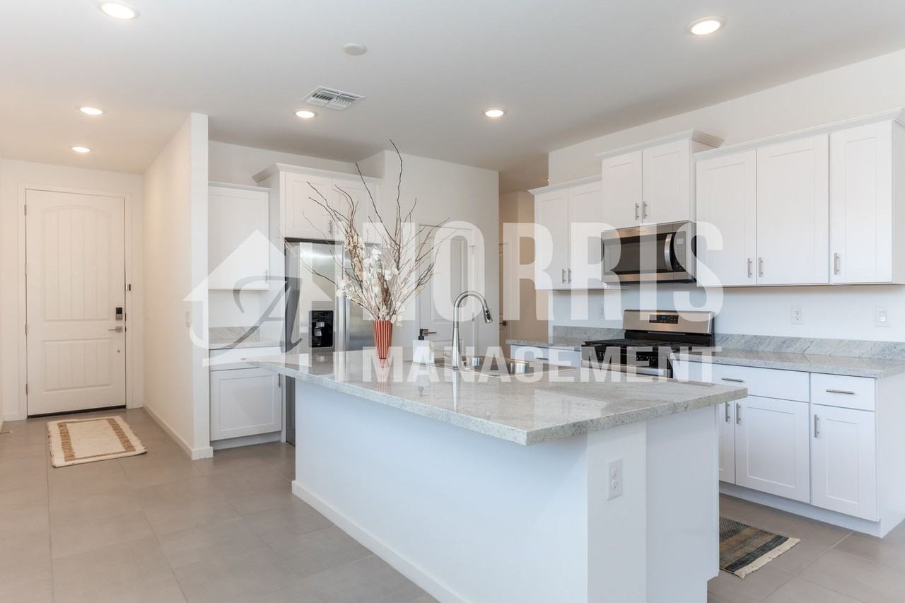 349 S Savannah Ln - Photo 5 of 38