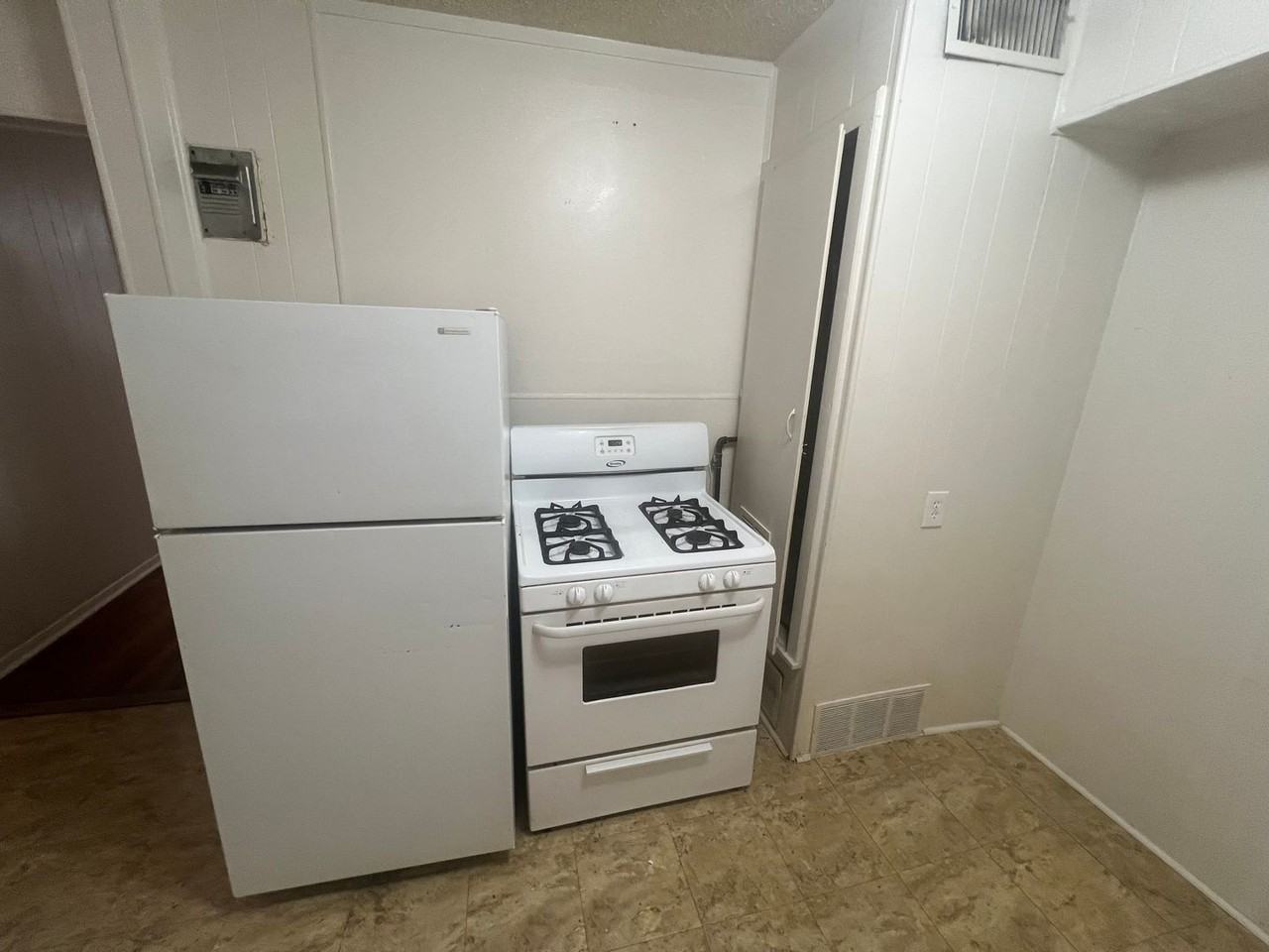 2324 14th St - Photo 6 of 8