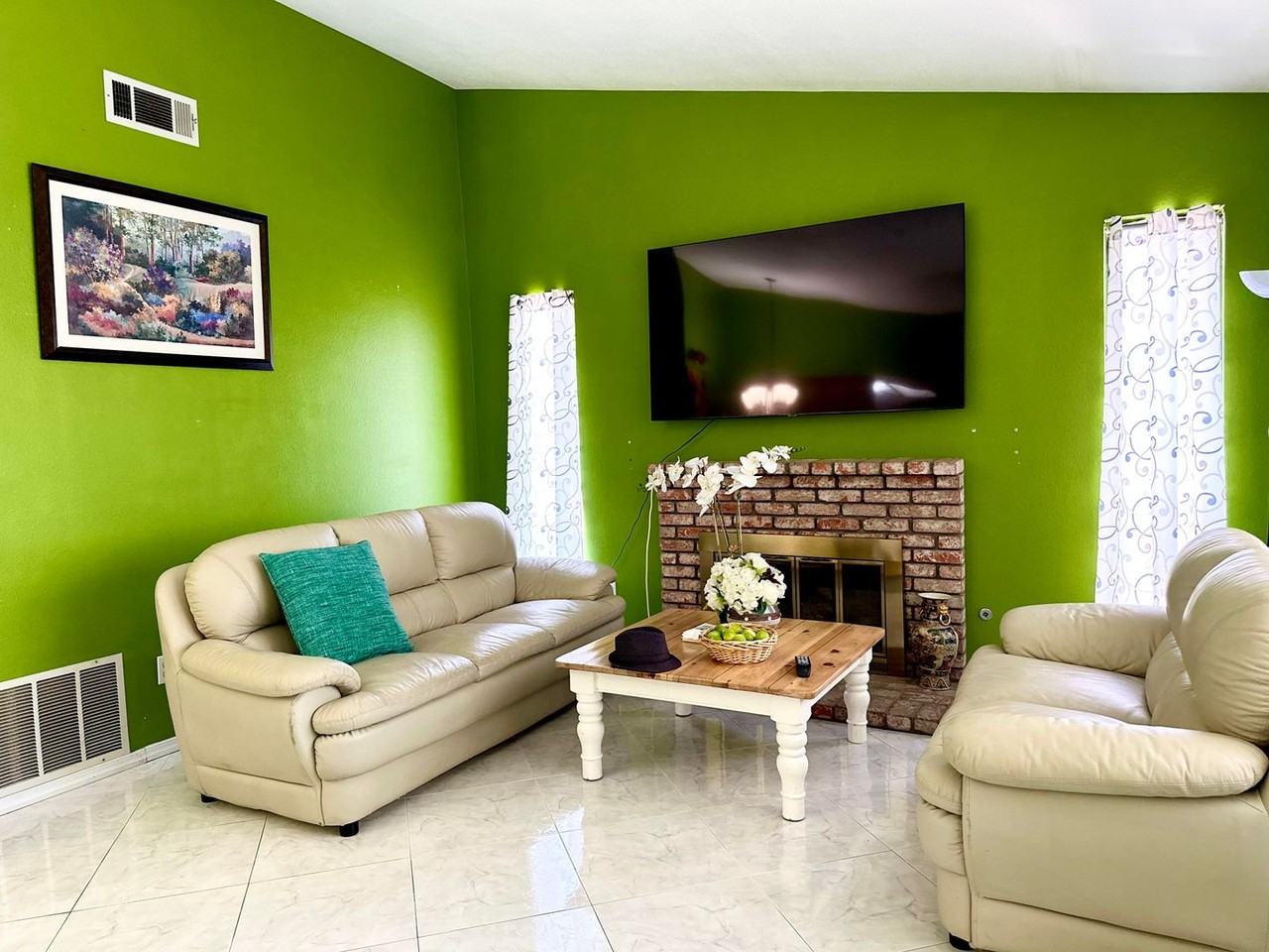 4220 Ilex Ct - Photo 3 of 14