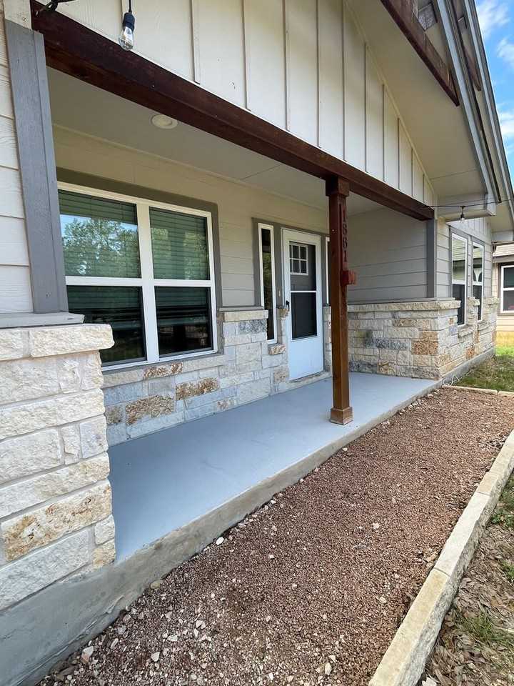 1881 Blueridge Dr - Photo 4 of 32