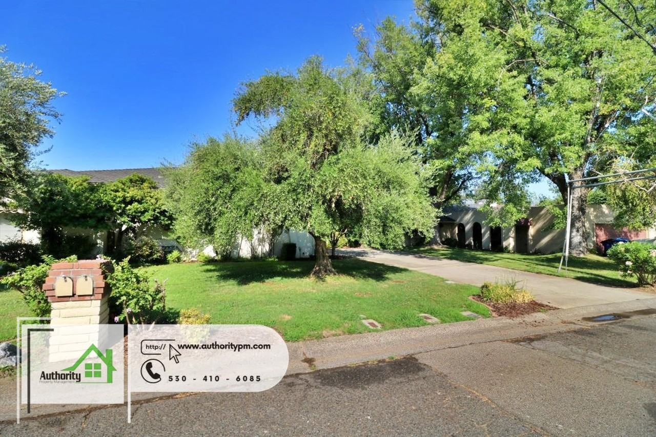 3926 Golf Dr - Photo 3 of 31