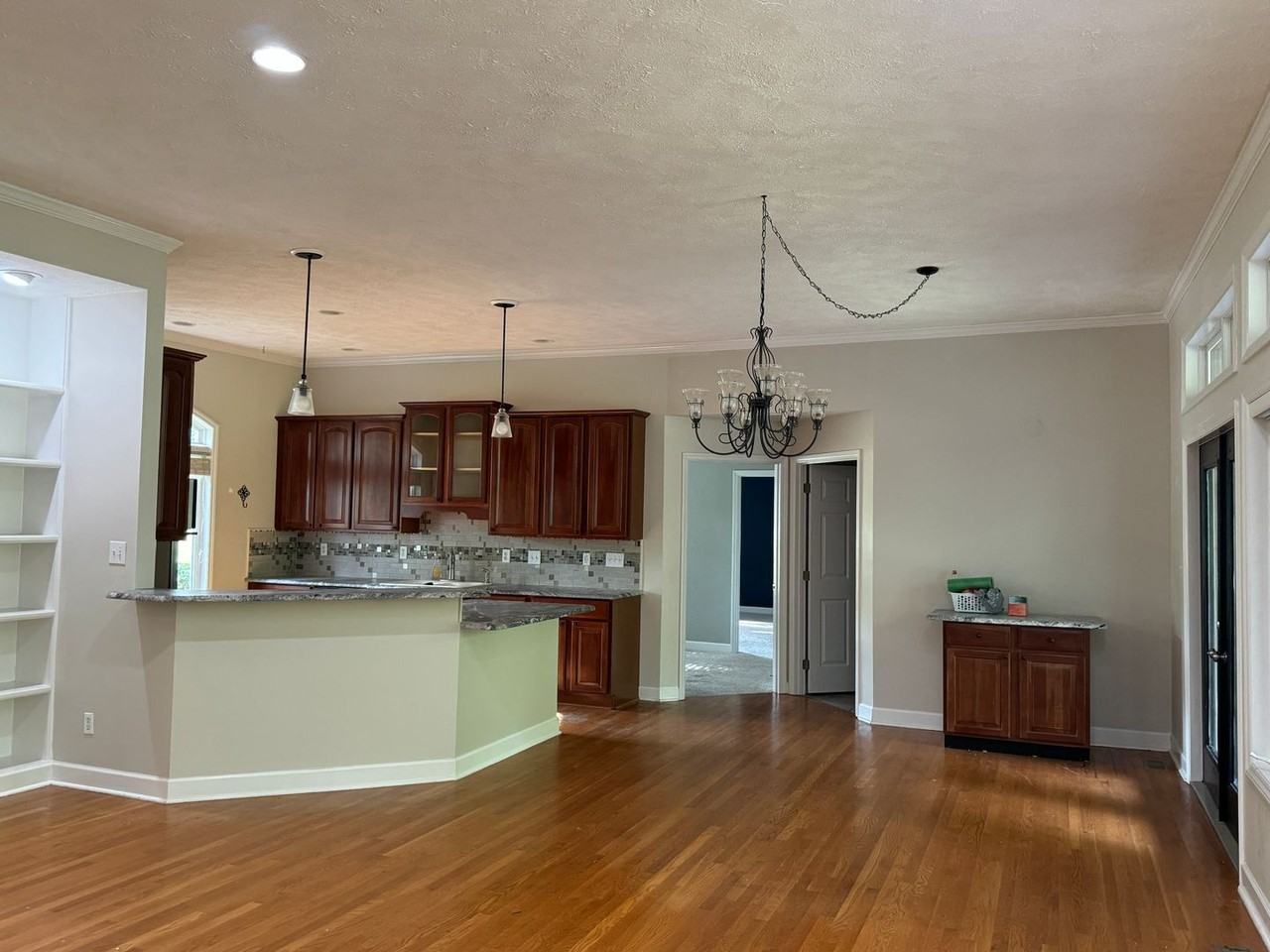 35 Oak Lndg - Photo 5 of 27